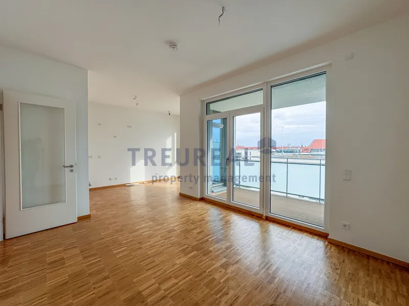 3 Zimmer, oberstes Geschoss, Tageslichtbad mit Wanne und Dusche, Gäste-WC, Balkon — photo 1